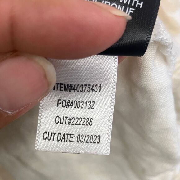 Torrid Floral Button-Down Ruffle Strap Top size 2 (2X) #716 - Picture 6 of 7